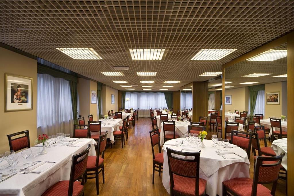 Unahotels Century Milano Restaurant foto
